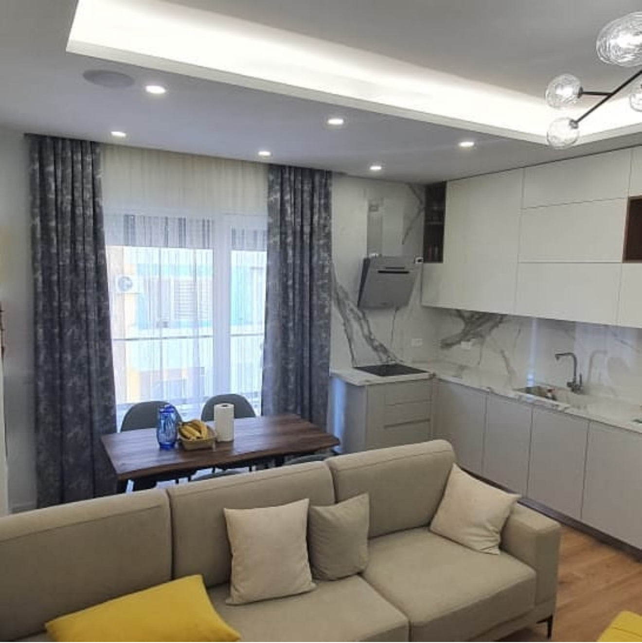 Tende color grigio terra