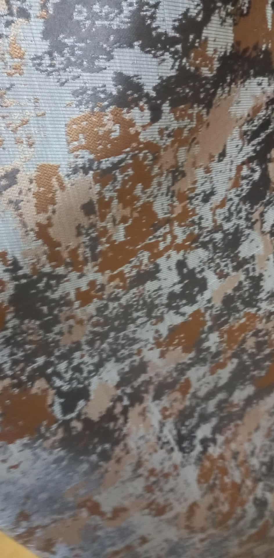 Tenda Astratta Bronzo-Grigio con Tulle – Su Misura